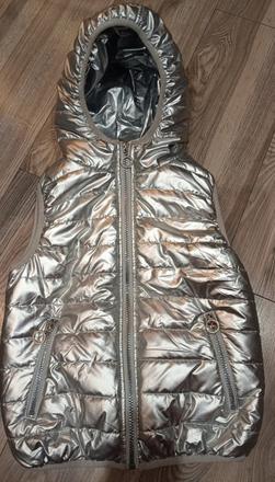 Zateplená strieborná vesta 7/8r, 122