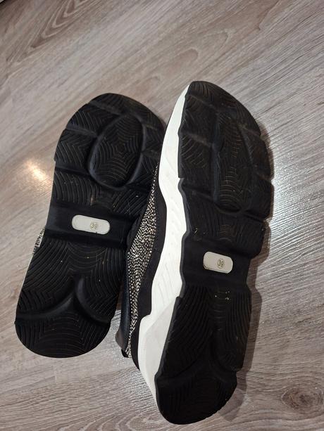 Cierne tenisky s kamienkami, 39