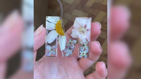 Ručne vyrobené živicové kľúčenky, 