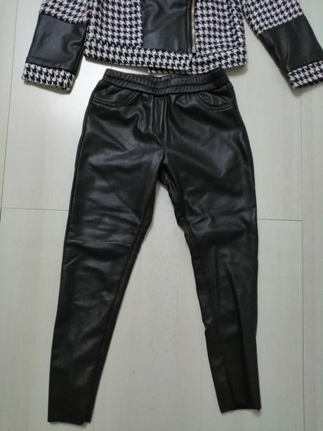 Komplet pre dievčatka vel. /122/128, 122