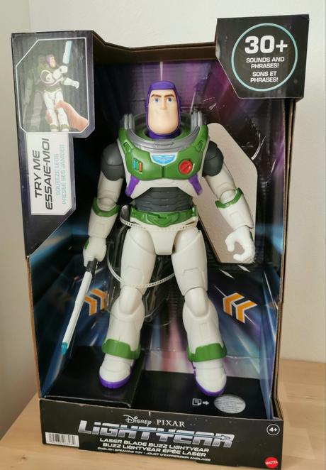 Buzz lightyear so svietiacim laserom, toy story,