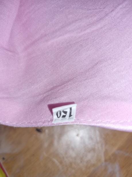 Slávnostné šaty, 140