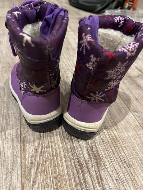 Snehule, deichmann,22