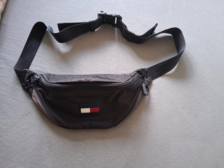 Veľká ľadvinka taška crossbody tommy hilfiger, tommy hilfiger
