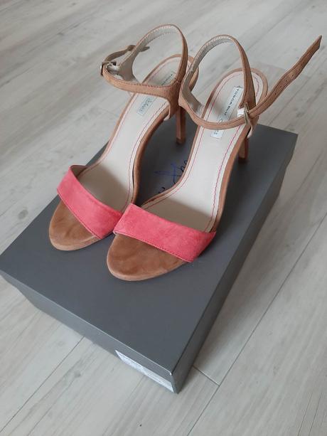 Celokožené sandálky, 37
