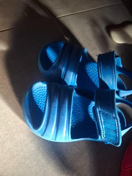 Modré ľahké sandálky, 24