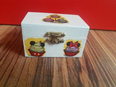 Ozdobna krabicka a doza, 