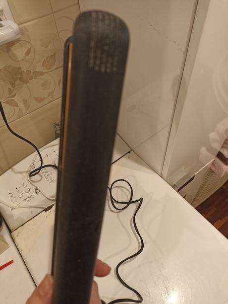 Žehlička na vlasy,