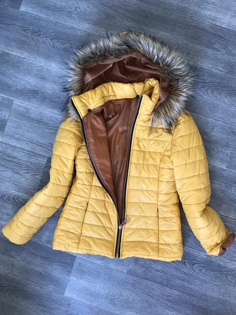 Nádherná bunda s krásnou kapucňou, m