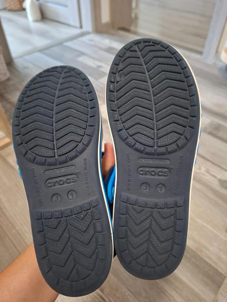Crocs, crocs,32