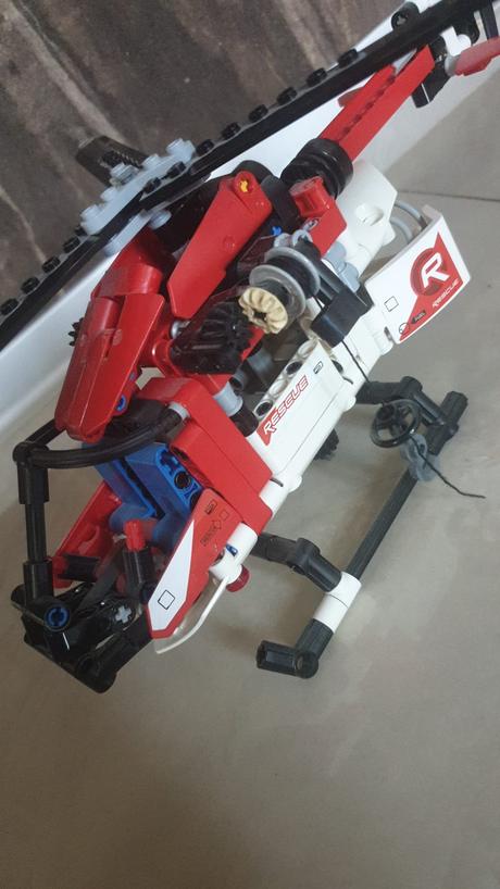 Lego technic 42092  - záchranárska helikoptéra top, 