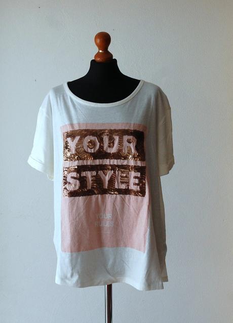 Štýlové biele tričko s flitrovým nápisom, 4xl