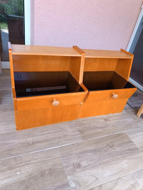 2x retro stolíky,