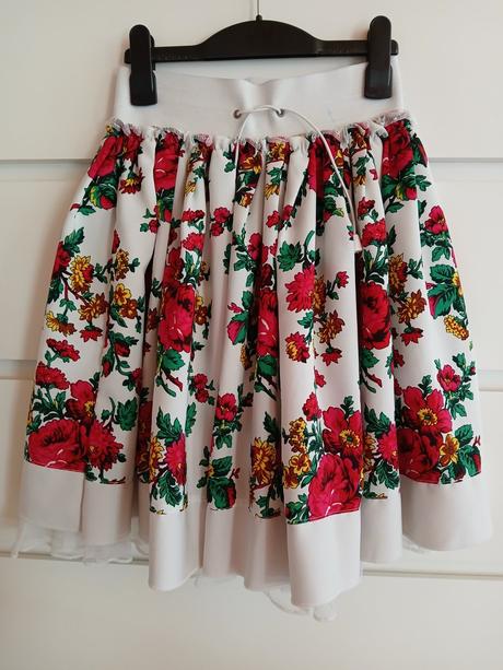 Kvetinove sukne folk - velk.36 a 38, 36