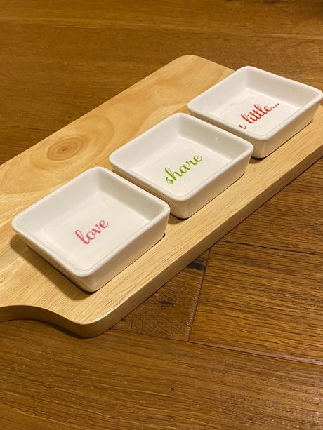 Servírovacia sada misiek na drevenom podnose, 