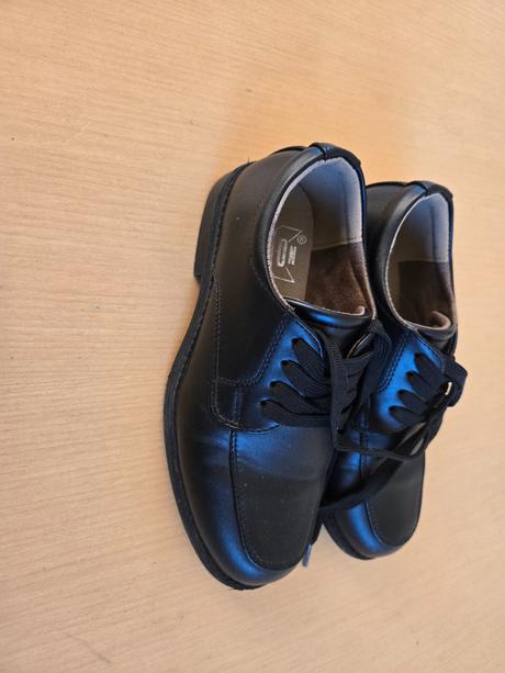 Topánky k obleku, 33