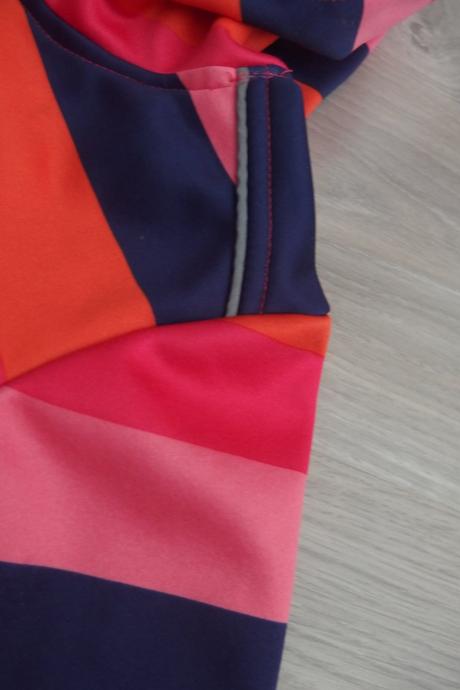 Pásiky sofshelka, 146