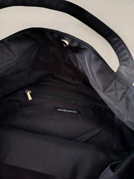 Čierna taška house, house