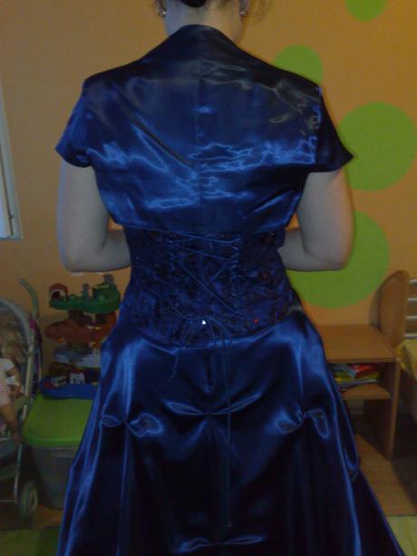Spolocenske saty, 40