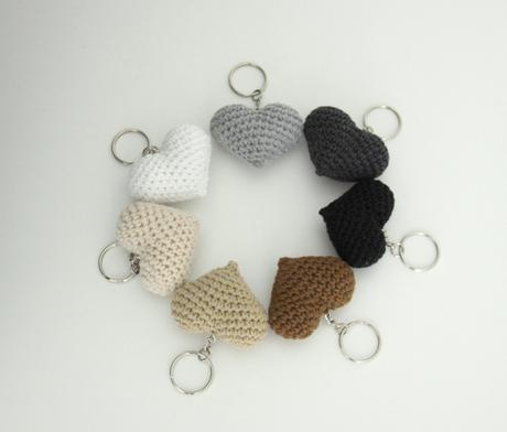 Kľúčenka srdiečko - biela, čierna, šedá, hnedá,
