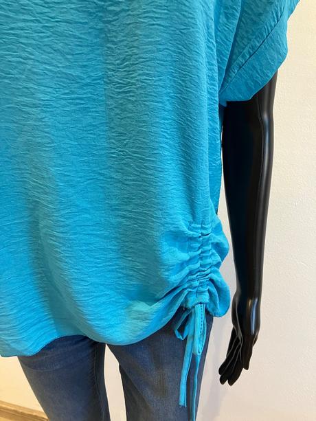 Dámska blúzka na boku riasená modrá (uni),