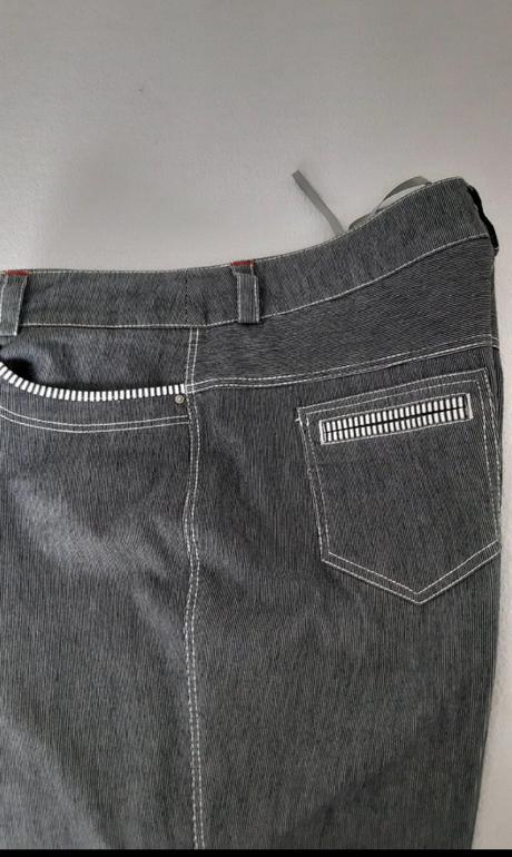 Elegantny kostym, 46