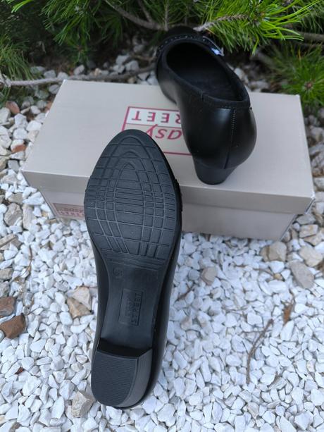 Dámske topánky číslo 6,5, 40