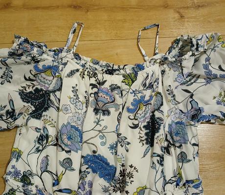 Biele kvetované šaty na ramená, c&a,46