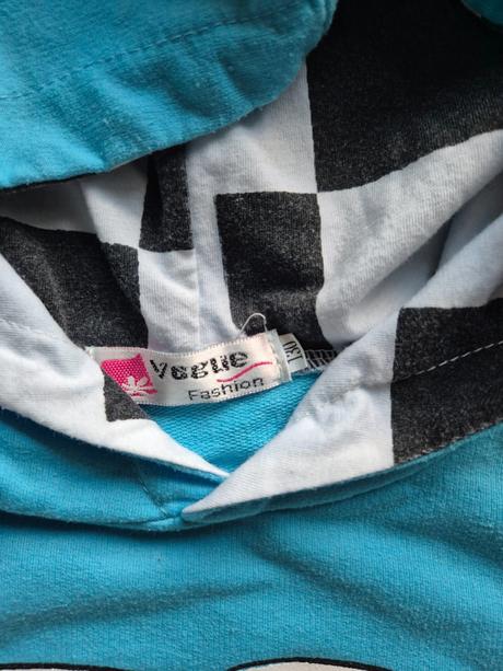 Mikina s kapucňou, 128