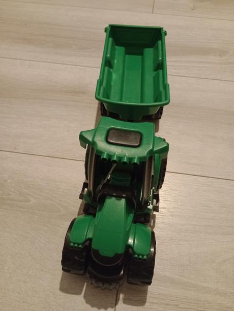 Lena traktor s vleckou, 