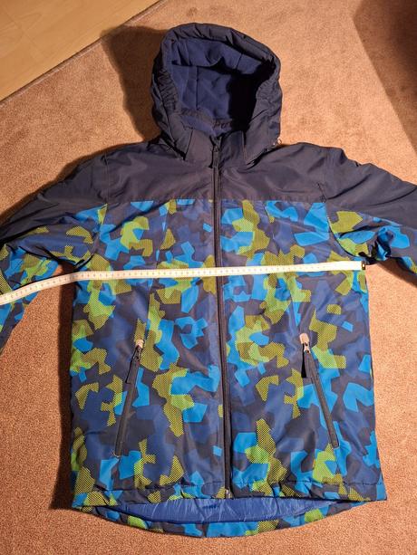 Zimná bunda málo nosená zn. yfk, 152