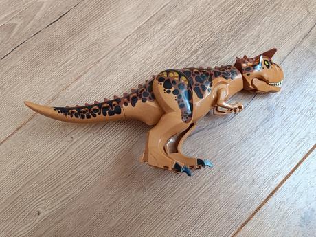 Velke hnede dinosaury,