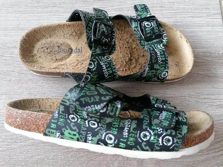 Korkové papuče, 33