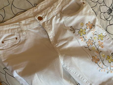 Kvalitné nohavice s výšivkami infinity v. 40, m