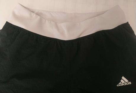 Šortky s dierkovaným vzorom, vnútorné nohavičky, adidas,s