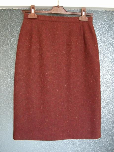 Úžasná vlnená midi sukňa, 38