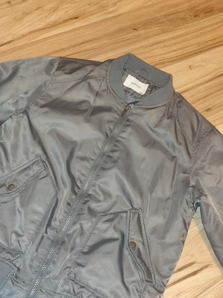 Bombera, reserved,146