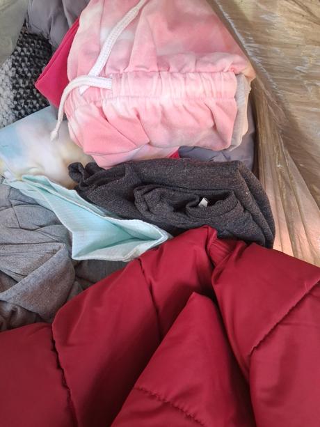 Balík oblečenia, 68–80