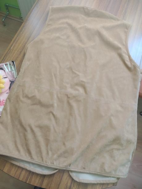 Dámska semisova vesta, 42