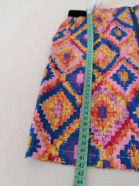 Sukňa so zipsom vpredu, m