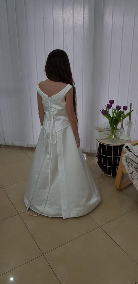 Šaty na 1. sv. prijímania, 134