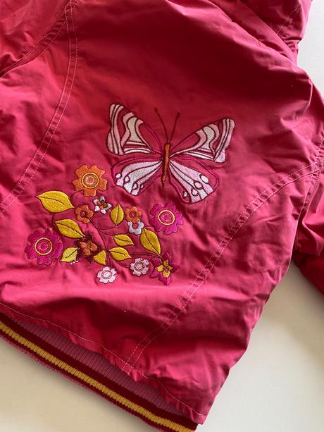 Vetrovka s motýlikom - top, 86