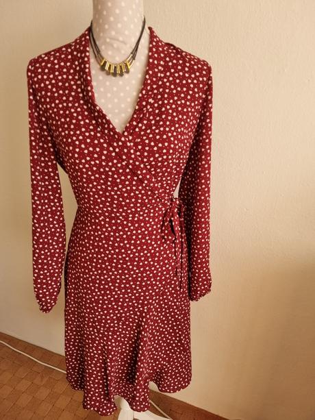 Bordové zavinovacie šaty oasis m so srdiečkami, m