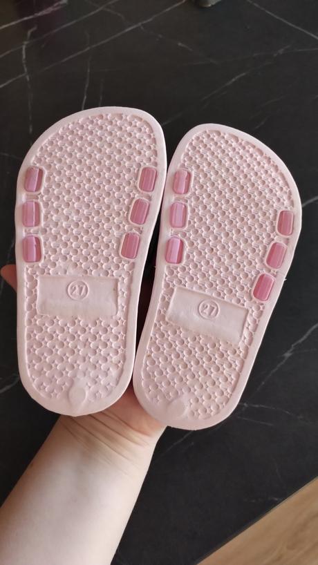 Šľapky tom & jerry, 27