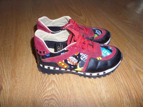 Značkové tenisky, 33