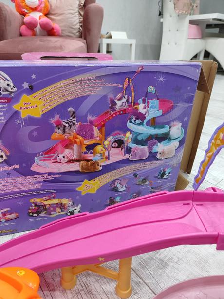 Furry frenzies interaktívne dráhy a škrečkovia, 