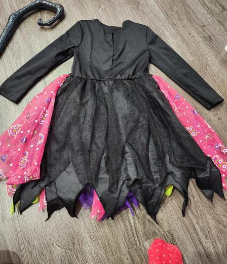 Krasny kostym na helloween na 5,6,7r,