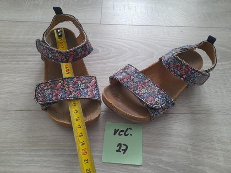Sandálky, 27