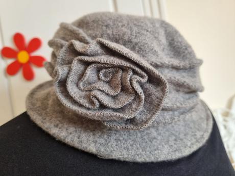 Klobúčik z vlny, 56