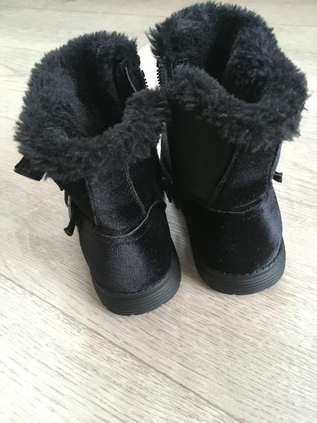 Nové semišové zateplené čižmy zn. miso, 27